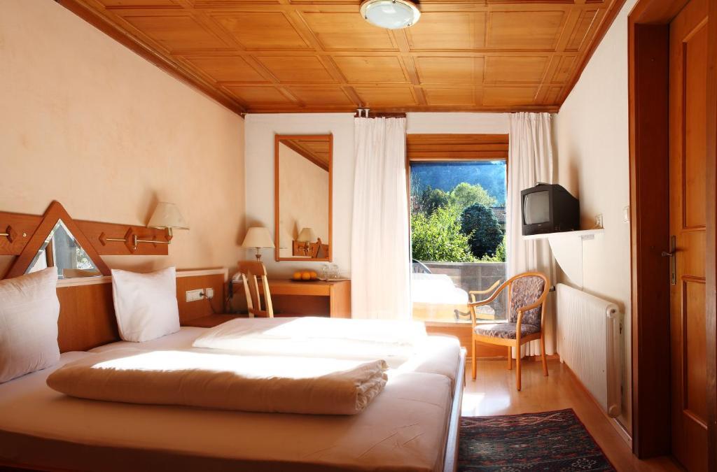 Hotel Auhof Шрунс Номер фото